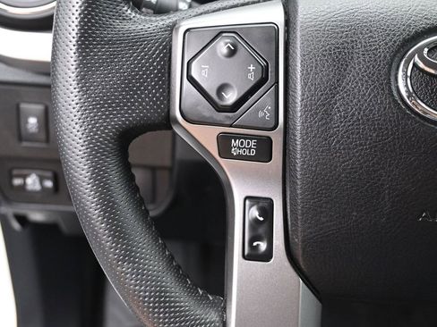 Certified 2022 Toyota Tacoma SR5 AWD/4WD image 17