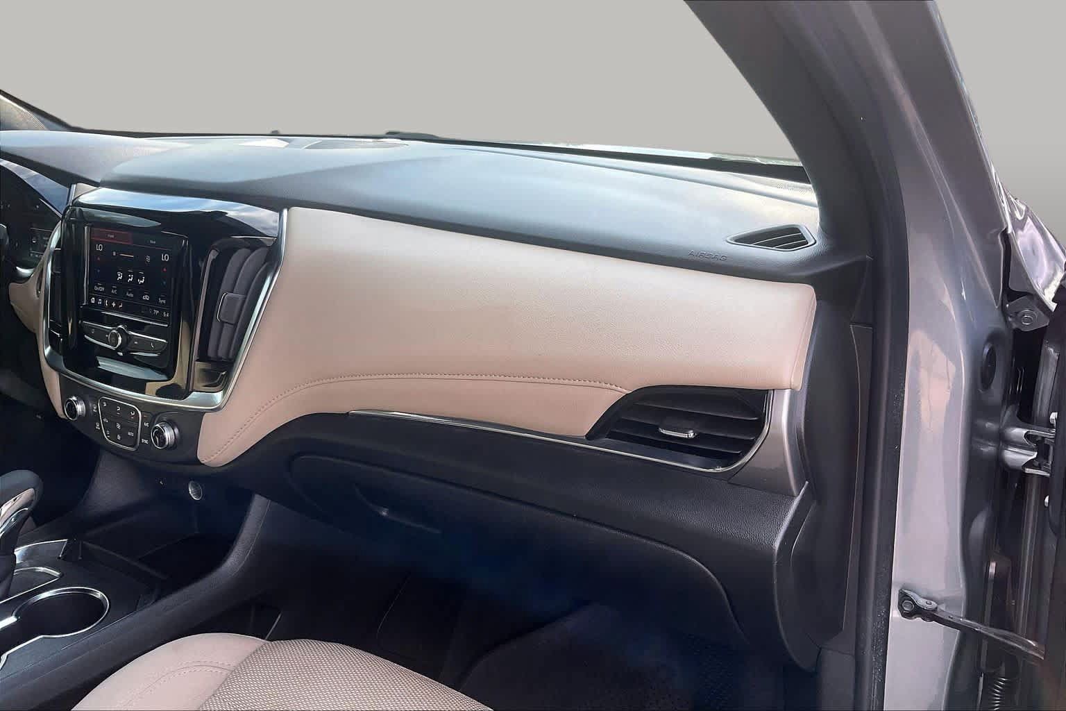 Used 2023 Chevrolet Traverse LS w/ Safety Package FWD image 18