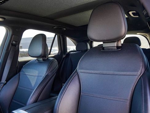 Used 2024 Mercedes-Benz GLC 300 image 10