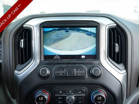Used 2019 Chevrolet Silverado 1500 LT Trail Boss w/ Convenience Package AWD/4WD image 11