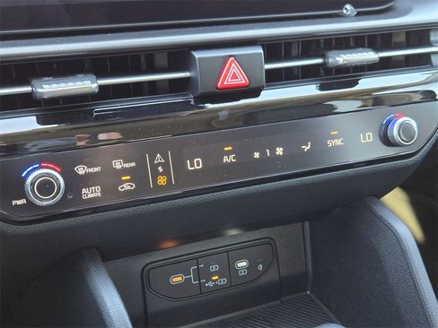 New 2026 Kia Sportage EX image 14