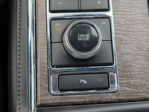 Used 2019 Ford Expedition Limited w/ Equipment Group 301A AWD/4WD image 46