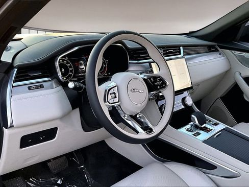 New 2026 Jaguar F-PACE R-Dynamic S image 7