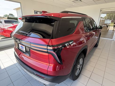 Used 2026 Chevrolet Traverse LT w/ Driver Confidence Package FWD image 7