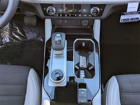 New 2026 Mitsubishi Outlander SE image 19