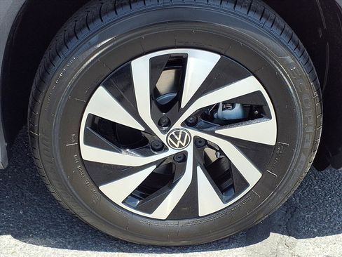 New 2025 Volkswagen Tiguan S image 8