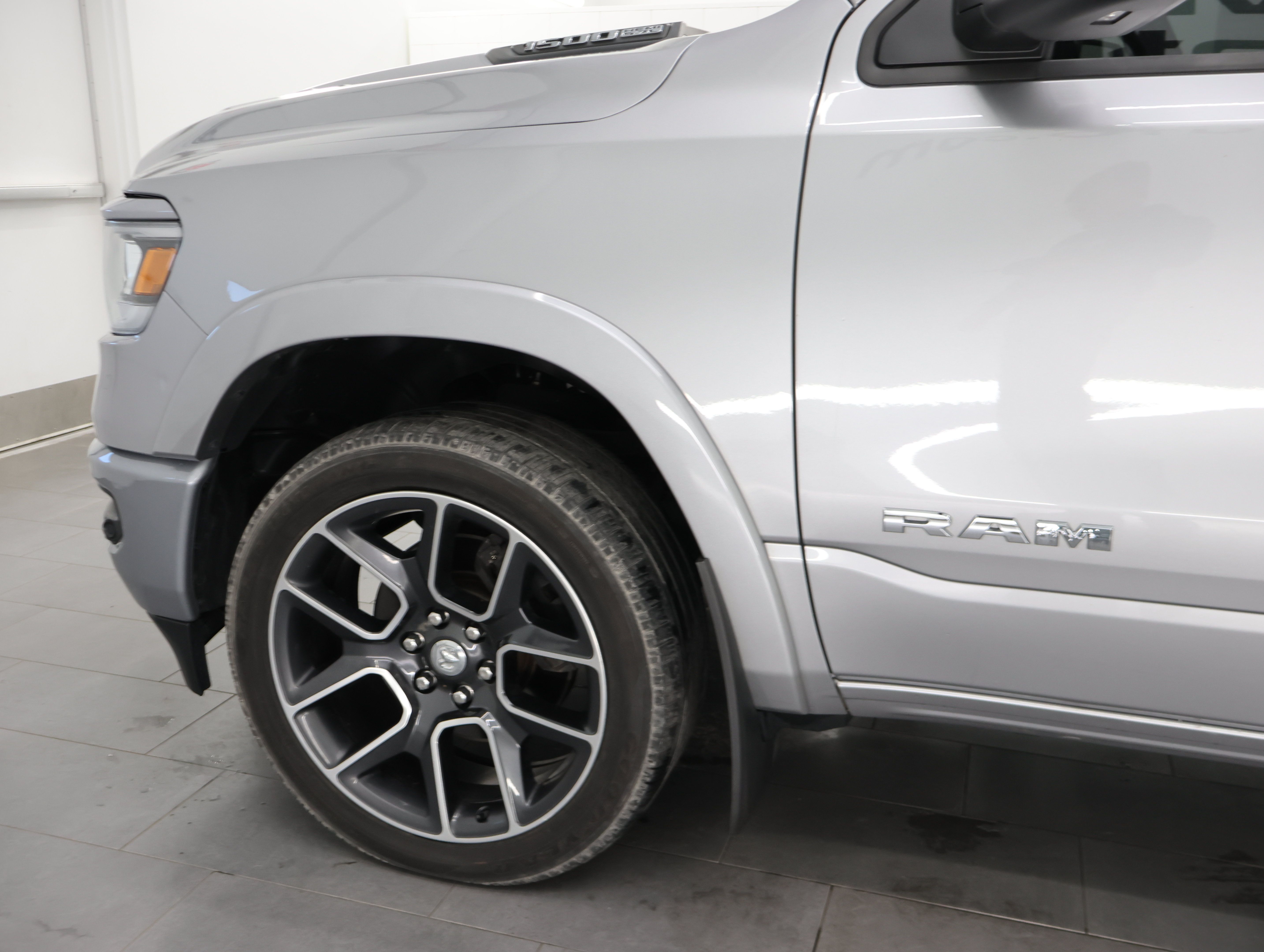 Used 2020 RAM 1500 Laramie AWD/4WD image 33