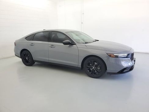 Used 2025 Honda Accord SE image 4