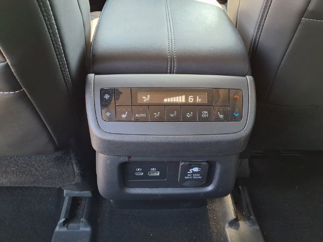 Certified 2025 Nissan Pathfinder Platinum FWD image 21