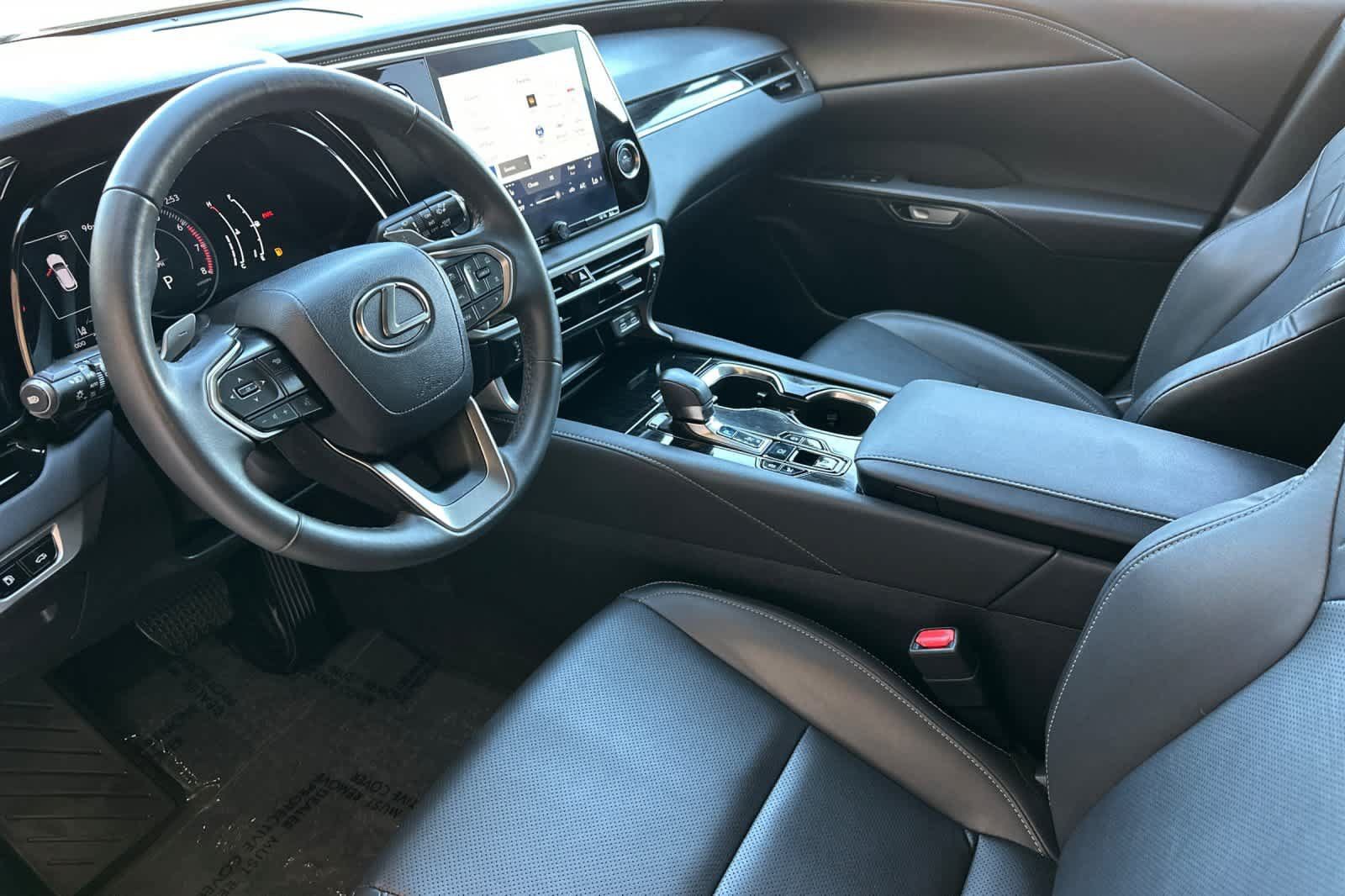 Used 2024 Lexus RX 350 AWD w/ Technology Package image 9