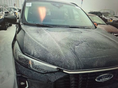 Used 2023 Ford Escape Platinum image 13