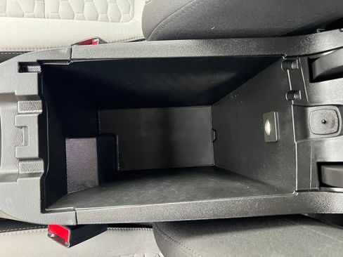 Used 2019 Chevrolet Equinox LS AWD/4WD image 30