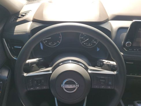 Used 2022 Nissan Rogue SV image 20