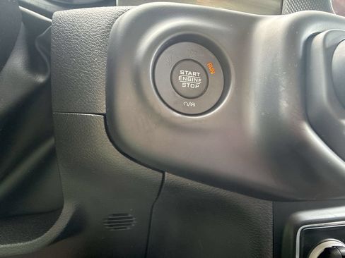 Used 2022 Jeep Gladiator Overland w/ LED Lighting Group AWD/4WD image 23