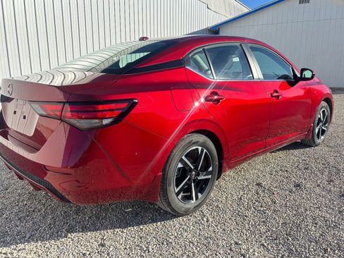 Used 2025 Nissan Sentra SV image 3