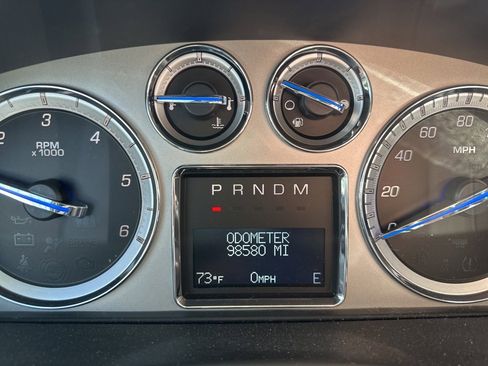 Used 2013 Cadillac Escalade Luxury image 7