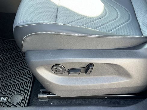 New 2026 Volkswagen Tiguan SE R-Line image 17