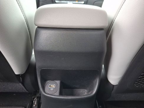 Used 2022 Hyundai Kona Limited AWD/4WD image 11