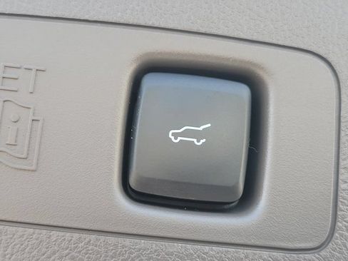 Certified 2023 Lincoln Corsair Reserve FWD image 9