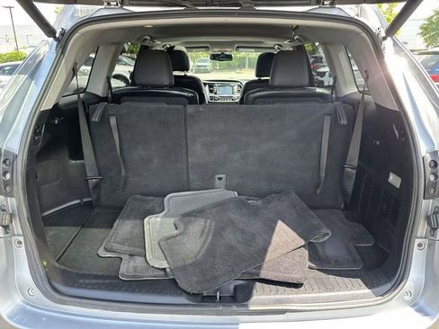 Used 2015 Toyota Highlander XLE AWD/4WD image 11