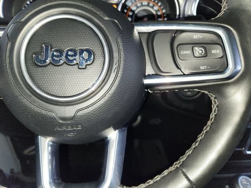 Used 2023 Jeep Wrangler Unlimited Sahara w/ LED Lighting Group AWD/4WD image 27