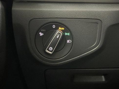 Used 2022 Volkswagen Atlas Cross Sport SE w/ Panoramic Sunroof Package image 24