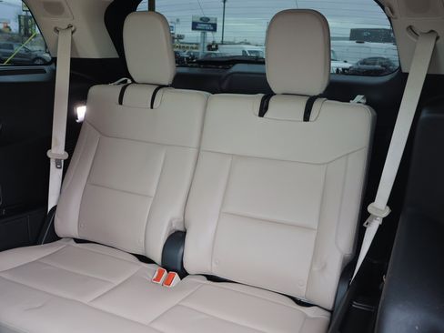 Certified 2021 Ford Explorer Limited w/ Hybrid Equipment Group 310A image 36