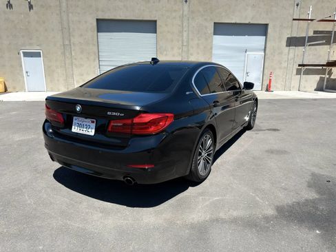 Used 2019 BMW 530e w/ Convenience Package RWD image 4