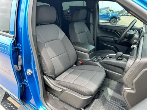 Used 2024 Chevrolet Colorado W/T w/ WT Convenience Package II AWD/4WD image 25