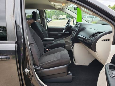 Used 2016 Dodge Grand Caravan SE w/ Quick Order Package 29E SE FWD image 17