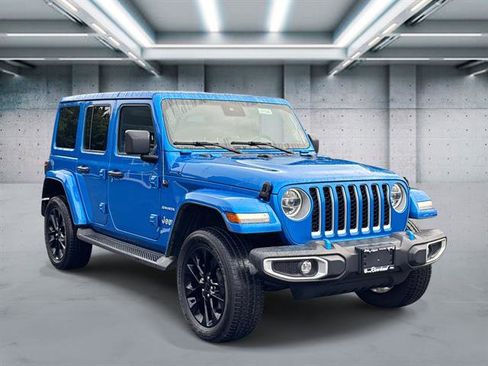 Used 2022 Jeep Wrangler Unlimited Sahara w/ Cold Weather Group image 2