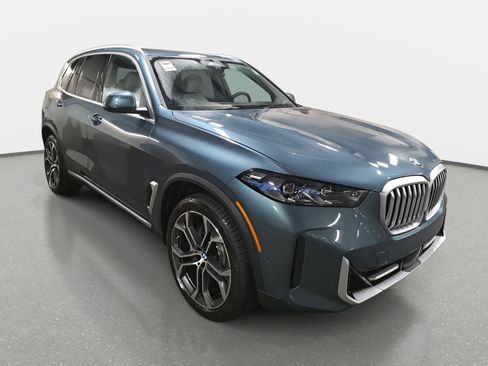 New 2026 BMW X5 xDrive40i w/ Climate Comfort Package image 3