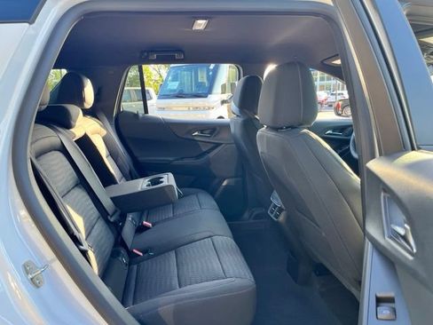 Used 2026 Chevrolet Equinox LT AWD/4WD image 19