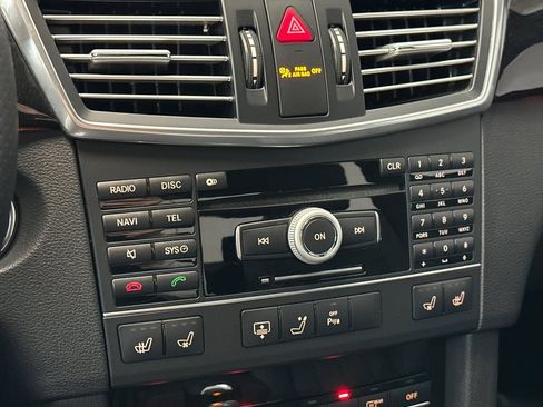 Used 2011 Mercedes-Benz E 550 Sedan w/ Premium 2 Pkg image 26