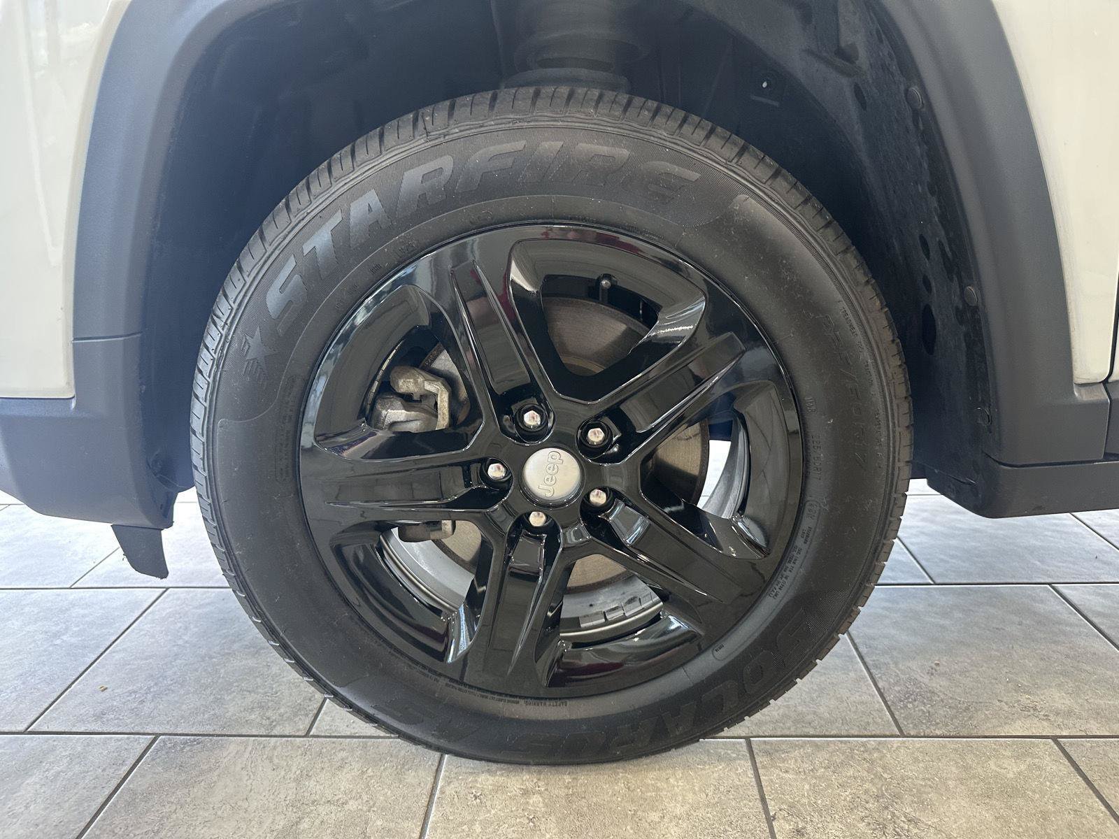 Used 2023 Jeep Compass Latitude AWD/4WD image 13