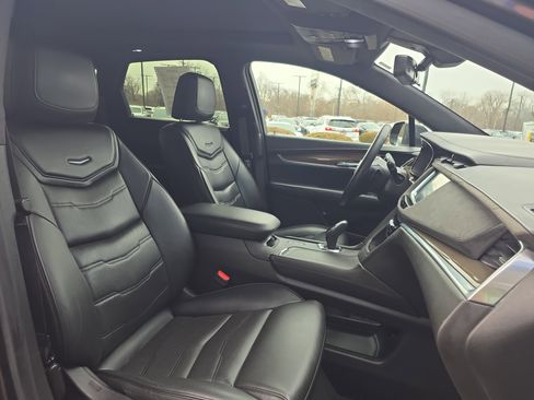 Used 2018 Cadillac XT5 Platinum w/ Driver Assist Package image 35