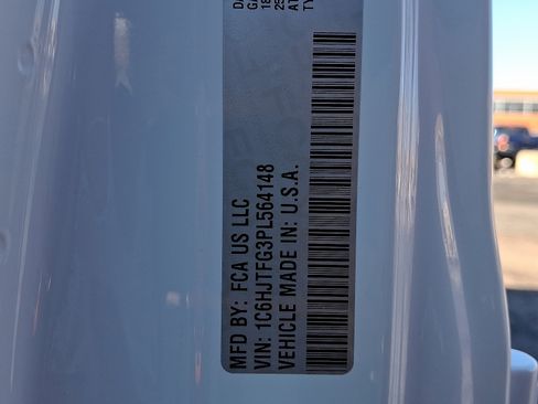 Used 2023 Jeep Gladiator Overland image 25