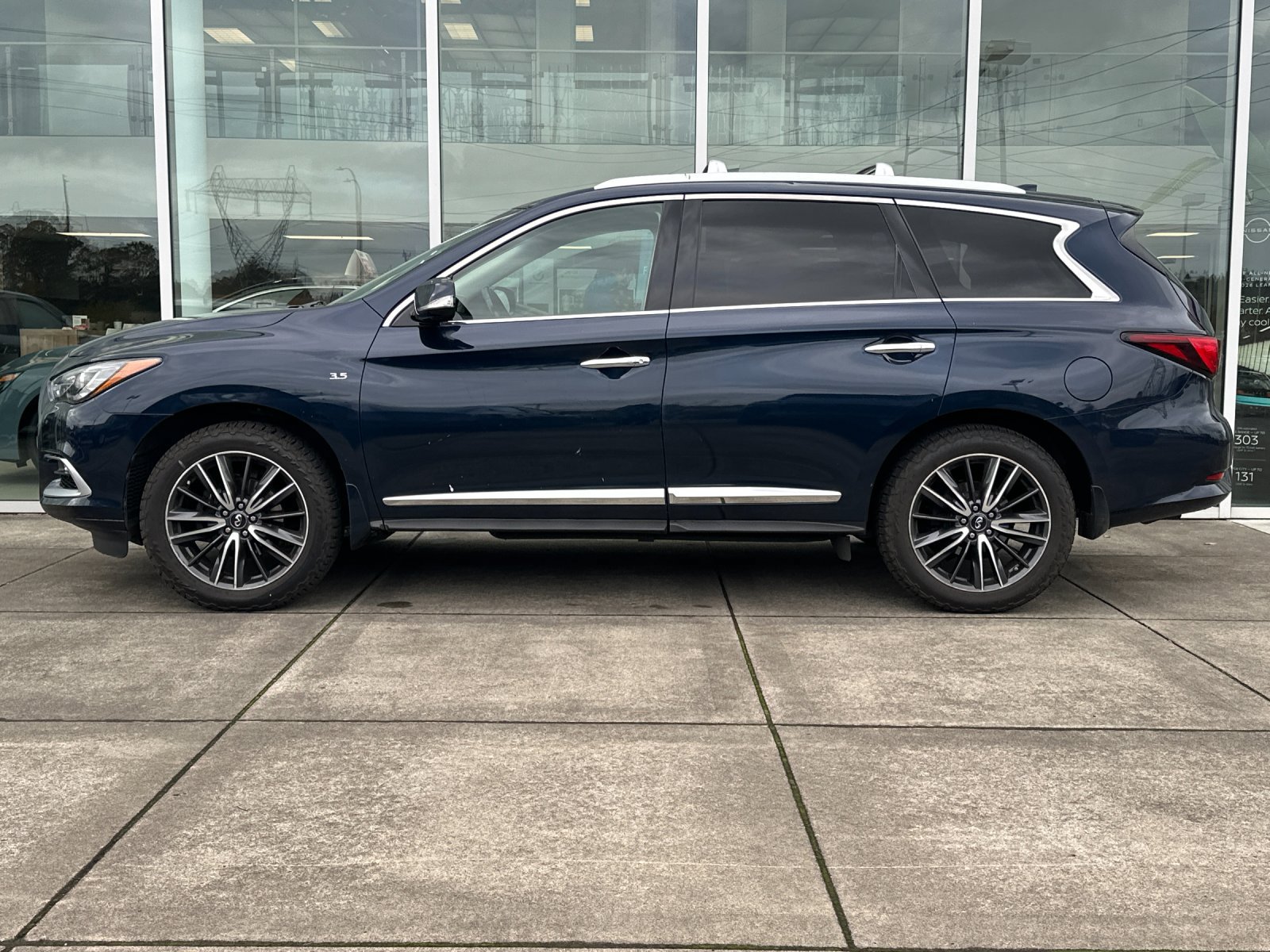 Used 2016 INFINITI QX60 Luxe w/ Deluxe Technology Package AWD/4WD image 7