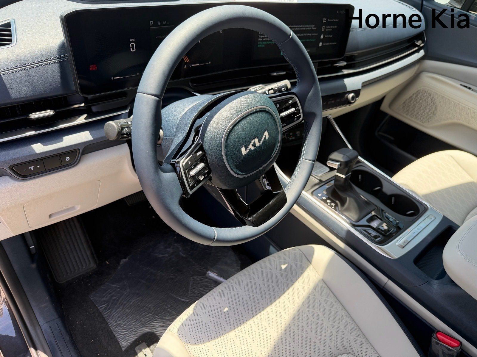 New 2026 Kia Carnival EX FWD image 11