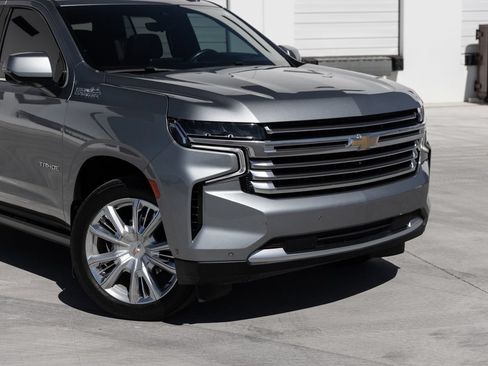 Used 2024 Chevrolet Tahoe High Country w/ Advanced Technology Package AWD/4WD image 2