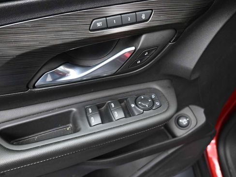 Used 2023 GMC Terrain SLT image 10