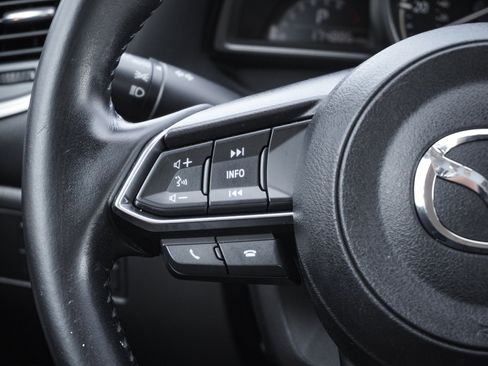 Used 2017 MAZDA MAZDA3 Touring FWD image 19