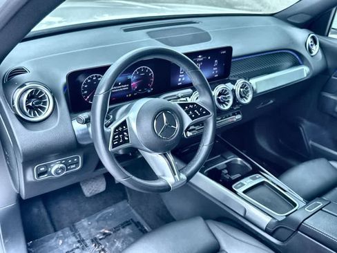 Used 2025 Mercedes-Benz GLB 250 image 13