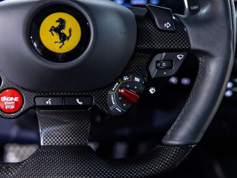 Used 2019 Ferrari 812 Superfast RWD image 44
