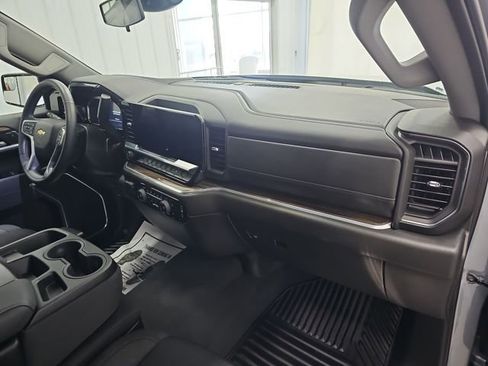 Used 2025 Chevrolet Silverado 1500 LT image 25