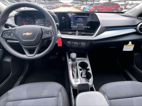 New 2026 Chevrolet Trax LS w/ Driver Confidence Package FWD image 5