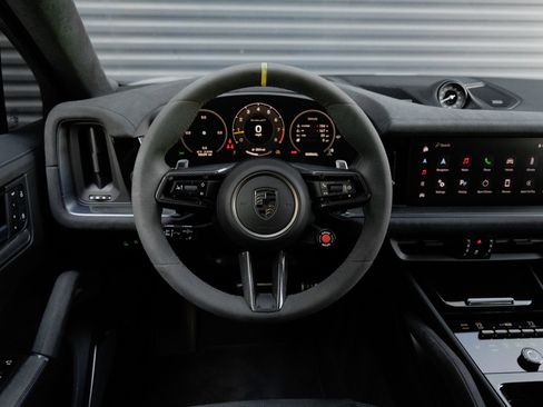 Certified 2025 Porsche Cayenne Turbo GT AWD/4WD image 19