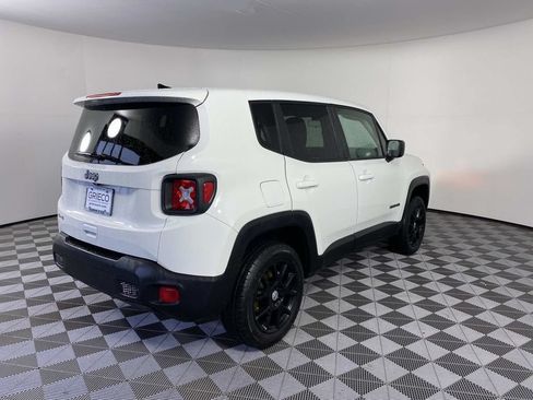 Used 2023 Jeep Renegade Latitude AWD/4WD image 9