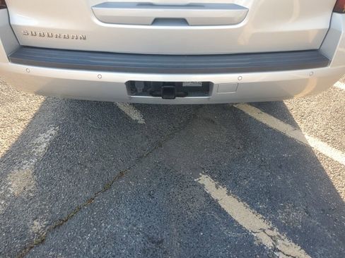 Used 2020 Chevrolet Suburban LT image 4