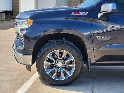 Used 2024 Chevrolet Silverado 1500 LT w/ Z71 Off-Road Package AWD/4WD image 15